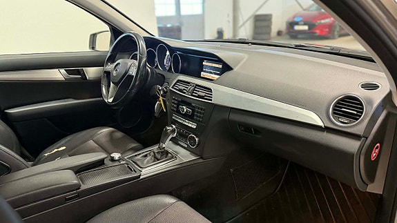 Mercedes-Benz C180 22 of 23