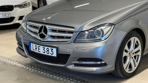 Mercedes-Benz C180 4 of 5