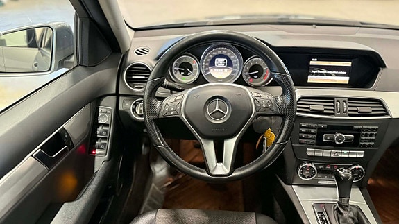 Mercedes-Benz C180 20 of 23
