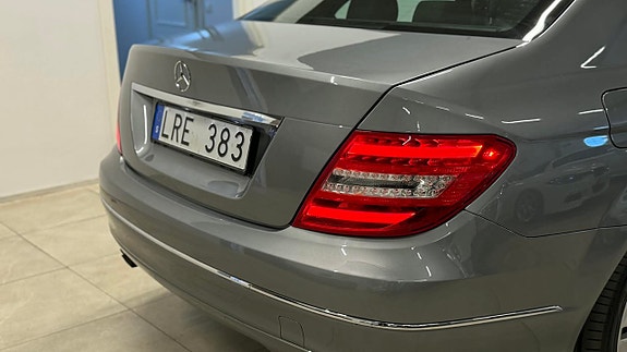 Mercedes-Benz C180 12 of 23