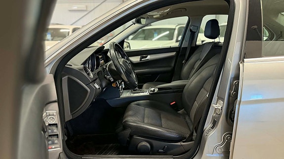 Mercedes-Benz C180 15 of 23