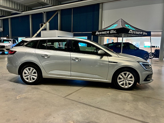 Renault Megane IV 4 of 5