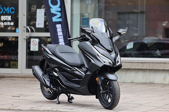 Honda FORZA 350 Scooter | Svart | NU I LAGER! 3 of 16