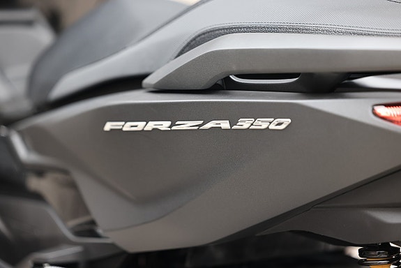 Honda FORZA 350 Scooter | Svart | NU I LAGER! 14 of 16