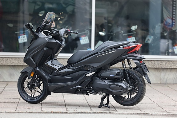 Honda FORZA 350 Scooter | Svart | NU I LAGER! 11 of 16