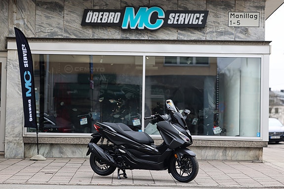 Honda FORZA 350 Scooter | Svart | NU I LAGER!