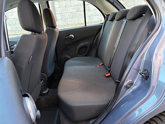 Nissan Micra 29 of 30