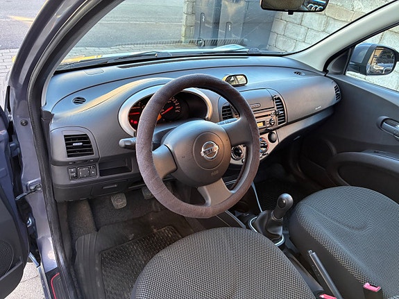 Nissan Micra 21 of 30