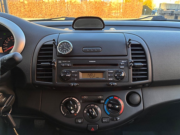 Nissan Micra 19 of 30