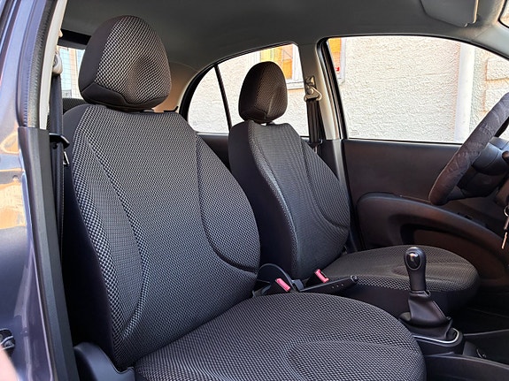 Nissan Micra 26 of 30
