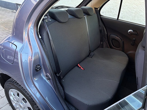 Nissan Micra 27 of 30