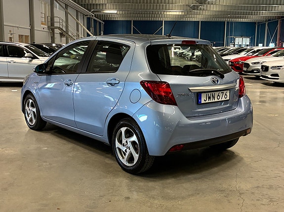 Toyota Yaris 5 of 21