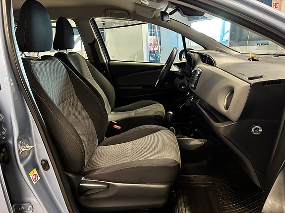 Toyota Yaris 10 of 21