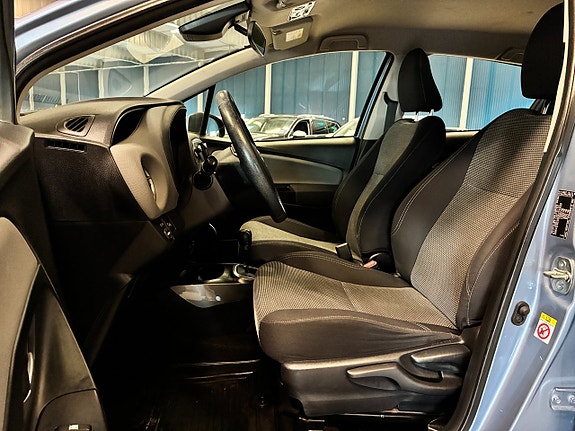 Toyota Yaris 11 of 21