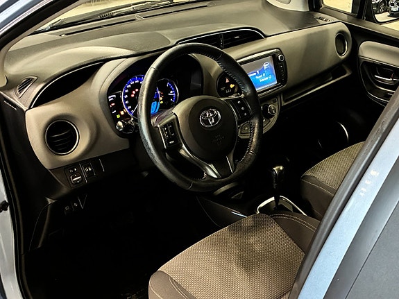 Toyota Yaris 12 of 21