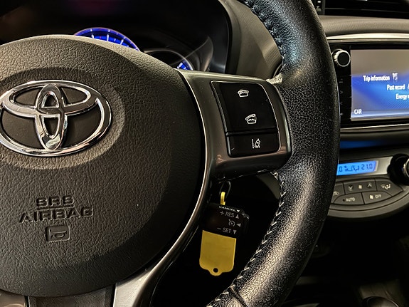 Toyota Yaris 19 of 21