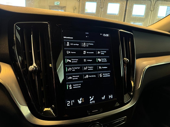 Volvo V60 Cross Country 14 of 26