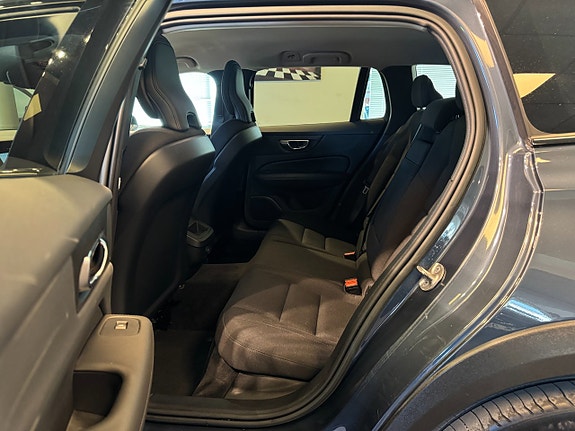 Volvo V60 Cross Country 22 of 26