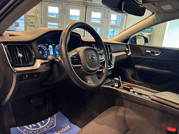 Volvo V60 Cross Country 7 of 26
