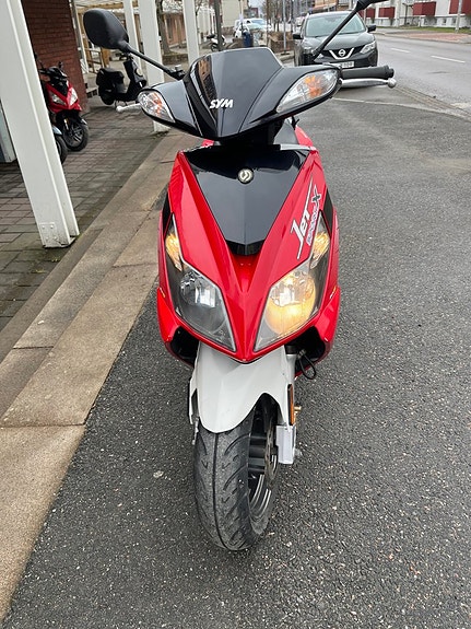SYM sport Klass 1 moped, kör på AM-kort, 379 mil 6 of 9