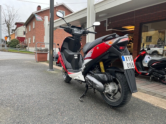 SYM sport Klass 1 moped, kör på AM-kort, 379 mil 5 of 9