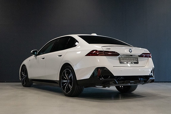 BMW 550e 4 of 5