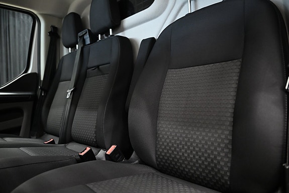 Ford Transit Custom 20 of 30
