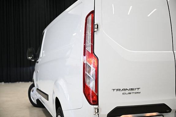 Ford Transit Custom 13 of 30