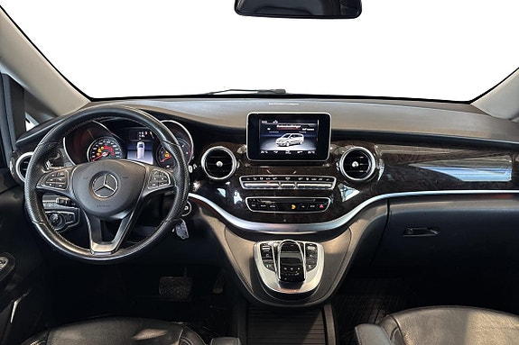 Mercedes-Benz V250 12 of 27