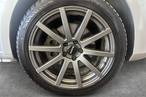 Mercedes-Benz V250 9 of 27
