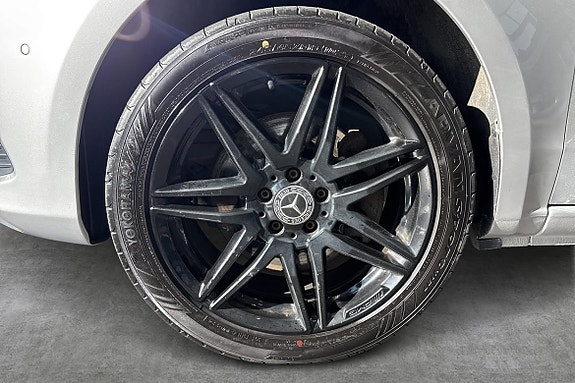 Mercedes-Benz V250 8 of 27