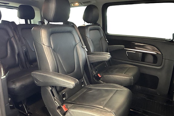 Mercedes-Benz V250 15 of 27