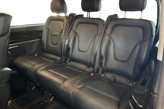 Mercedes-Benz V250 17 of 27