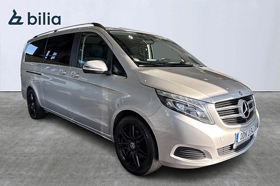 Mercedes-Benz V250 3 of 27