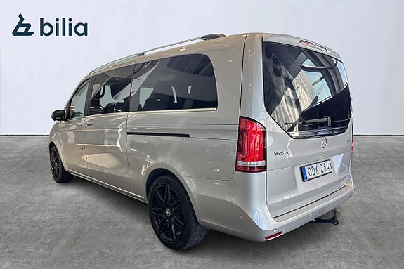 Mercedes-Benz V250 4 of 27