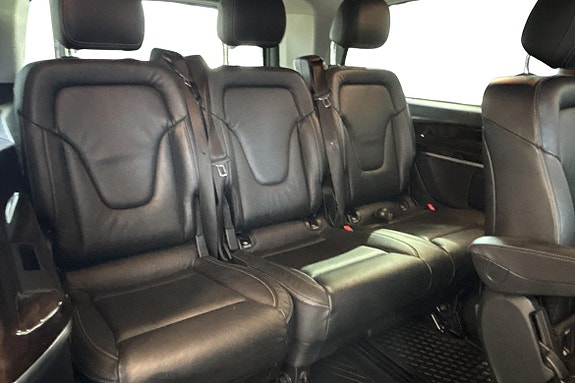 Mercedes-Benz V250 16 of 27