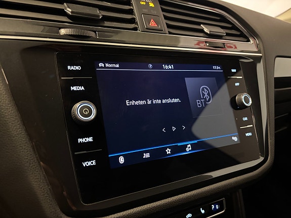 Volkswagen Tiguan Allspace 16 of 24