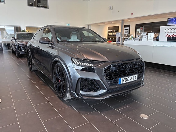 Audi RS Q8 2 of 5