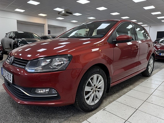 Volkswagen Polo 2 of 5