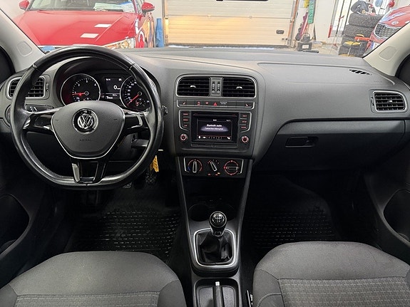 Volkswagen Polo 8 of 21