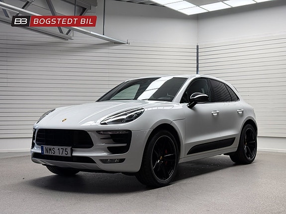 Porsche Macan GTS 3 of 5