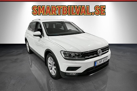 Volkswagen Tiguan 3 of 12