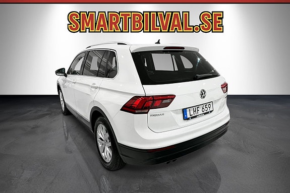 Volkswagen Tiguan 5 of 12