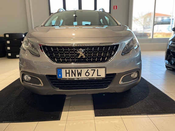Peugeot 2008 2 of 5