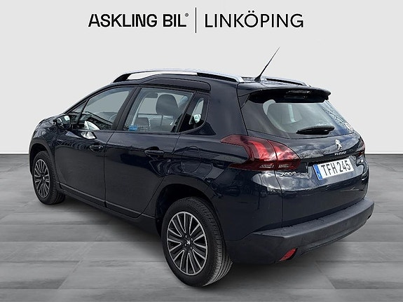 Peugeot 2008 2 of 5