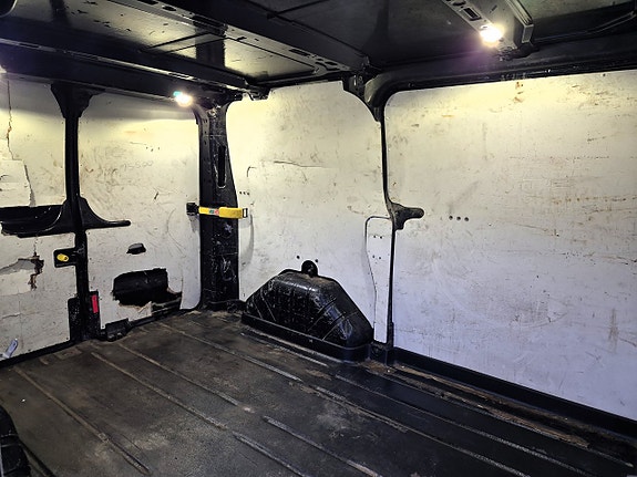 Ford Transit Custom 10 of 26