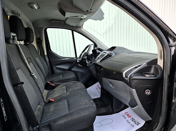 Ford Transit Custom 24 of 26
