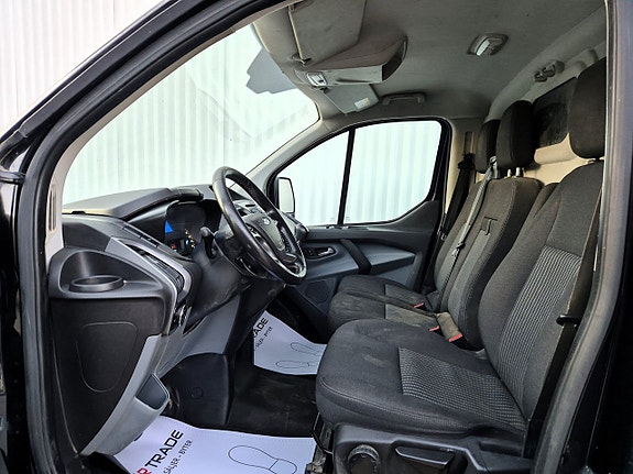 Ford Transit Custom 12 of 26
