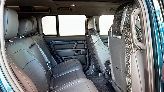 Land Rover Defender 110 5 of 5