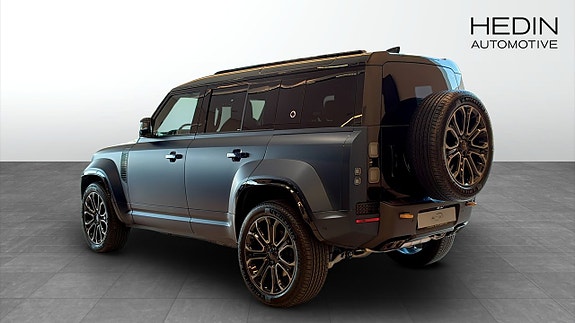 Land Rover Defender 110 2 of 5